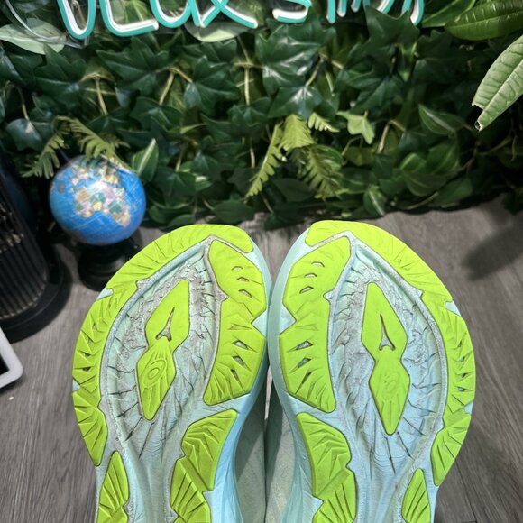 Asics Novablast 4 Womens Size 9.5 White Blue Athletic Running Shoes Sneakers - Picture 8 of 9